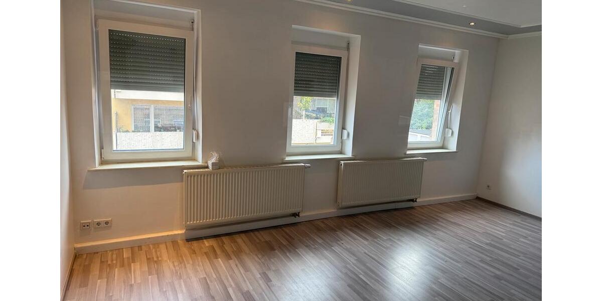 HELLE NEU RENOVIERTE 3 ZIMMER WOHNUNG zimmer