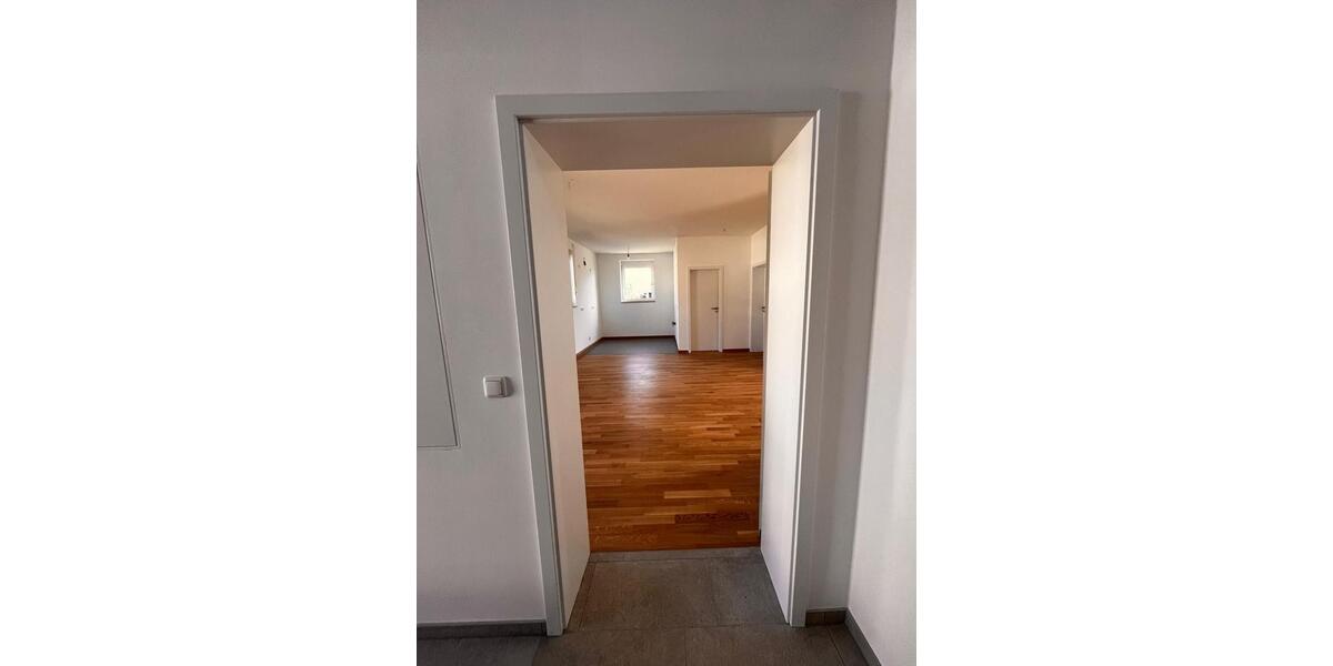 Erdgeschoßwohnung Bayreuth Meyernberg - 2 Zimmer, 83 m&sup2;, 1.120&euro; | Angebot:26701522