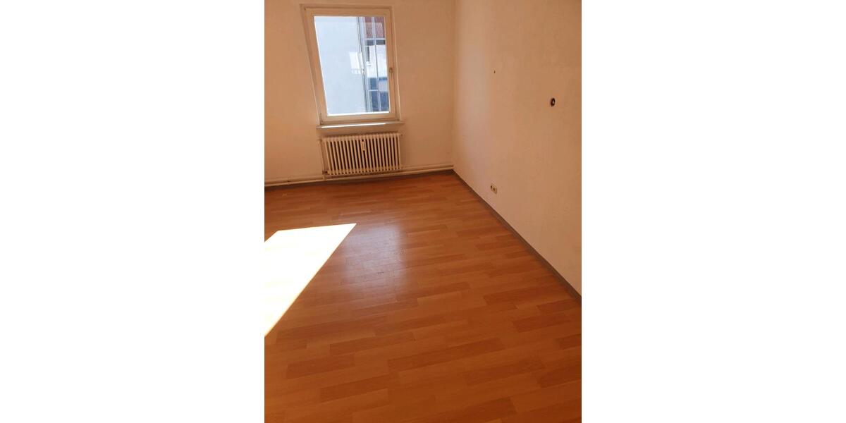 Wohnen auf Zeit Freiburg im Breisgau - 4 Zimmer, 16 m&sup2;, 350&euro; | Angebot:26190896