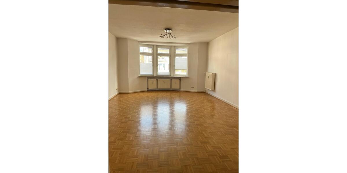 Etagenwohnung Kassel - 3 Zimmer, 134 m&sup2;, 1.250&euro; | Angebot:26647521