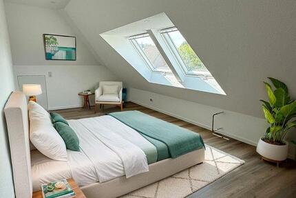 Bezugsfertig mit neuer Küche: Stilvolle 2-Zimmer-Dachgeschosswohnung zu vermieten 2 zimmer