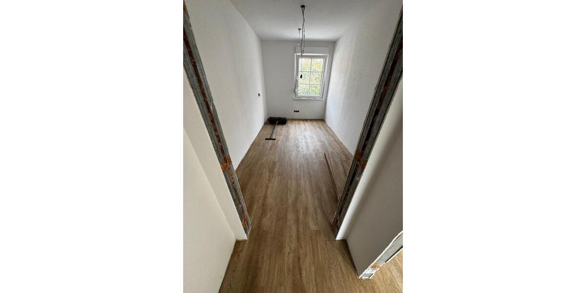 Etagenwohnung Nossen - 4 Zimmer, 100 m&sup2;, 900&euro; | Angebot:26550806