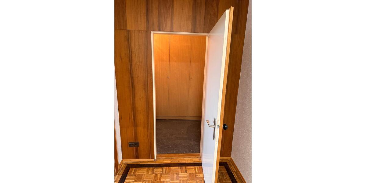 Dachgeschoßwohnung Hof Altstadt - 4 Zimmer, 120 m&sup2;, 650&euro; | Angebot:26591661