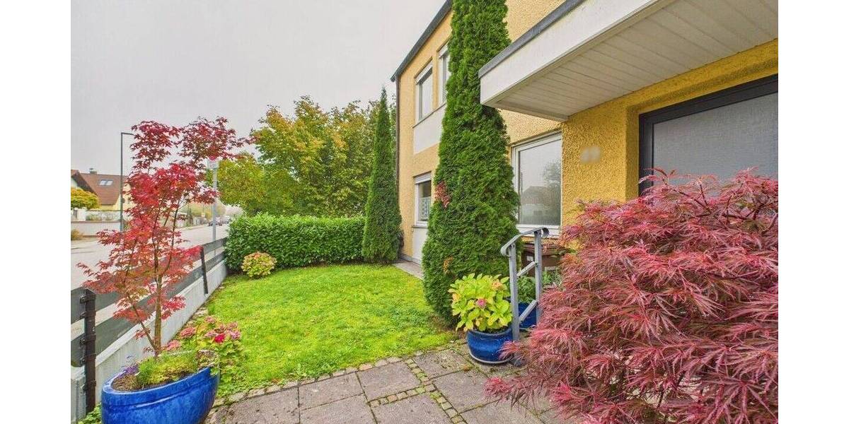 Attraktive Doppelhaushälfte mit großem Balkon, Garten und Terrasse in ruhiger Lage von Germering 4 zimmer
