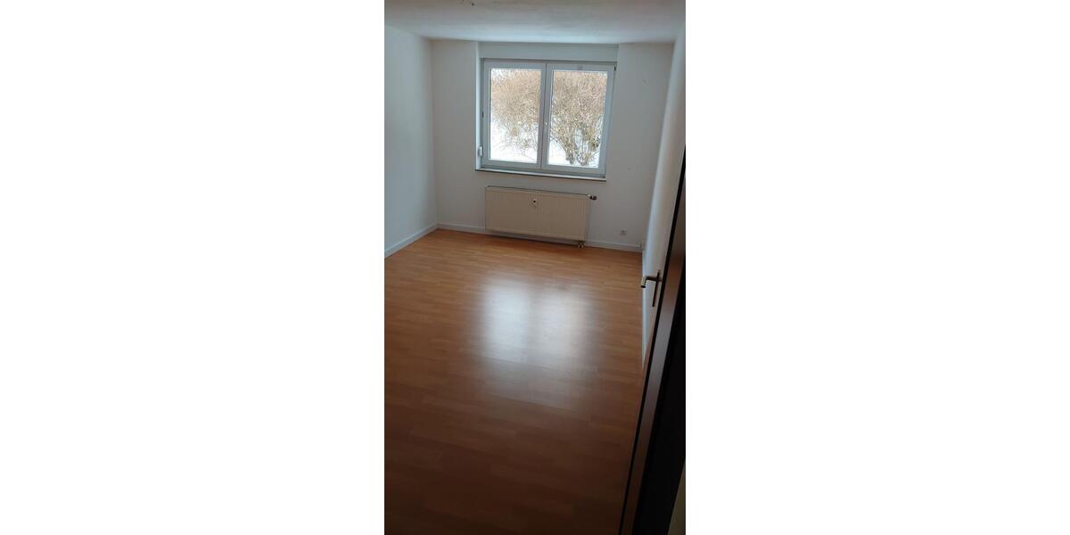 Erdgeschoßwohnung Sonneberg - 3 Zimmer, 89 m&sup2;, 680&euro; | Angebot:24743895