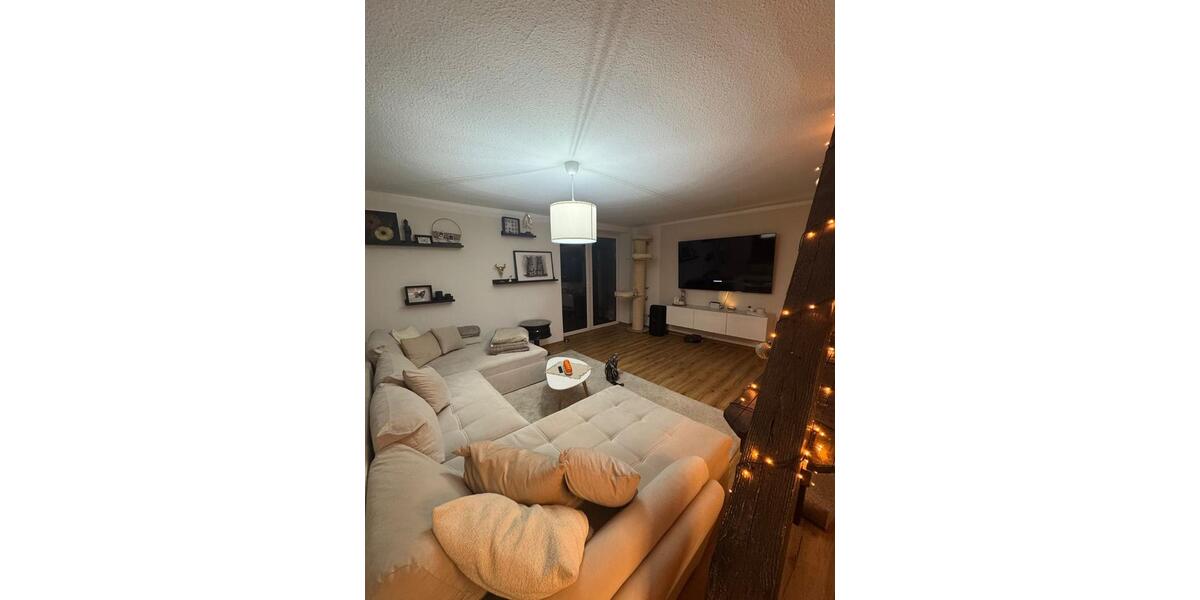 Etagenwohnung Hohenaspe - 4 Zimmer, 130 m&sup2;, 1.050&euro; | Angebot:25103717