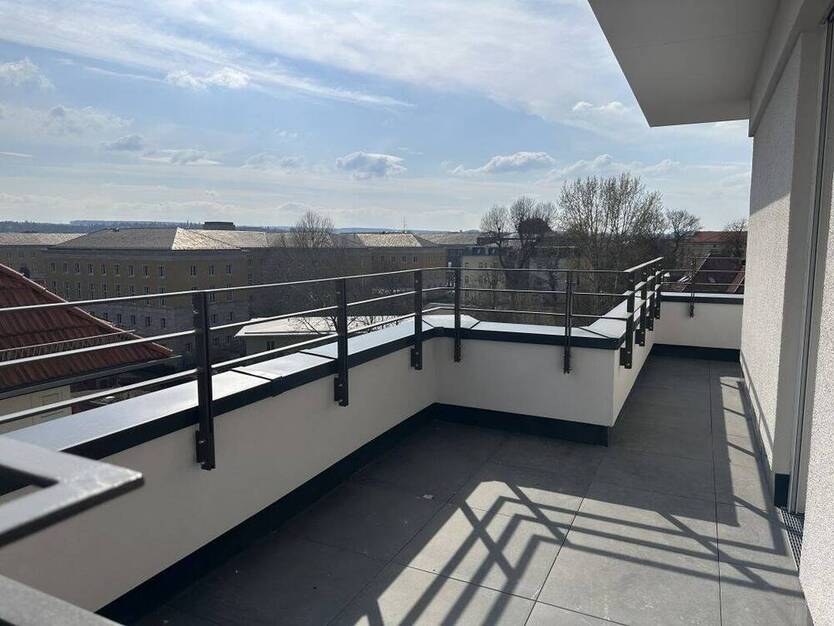 Über den Dächern der Stadt - exklusive NeubauWohnung mit Dachterrasse, Einbauküche & Stellplatz