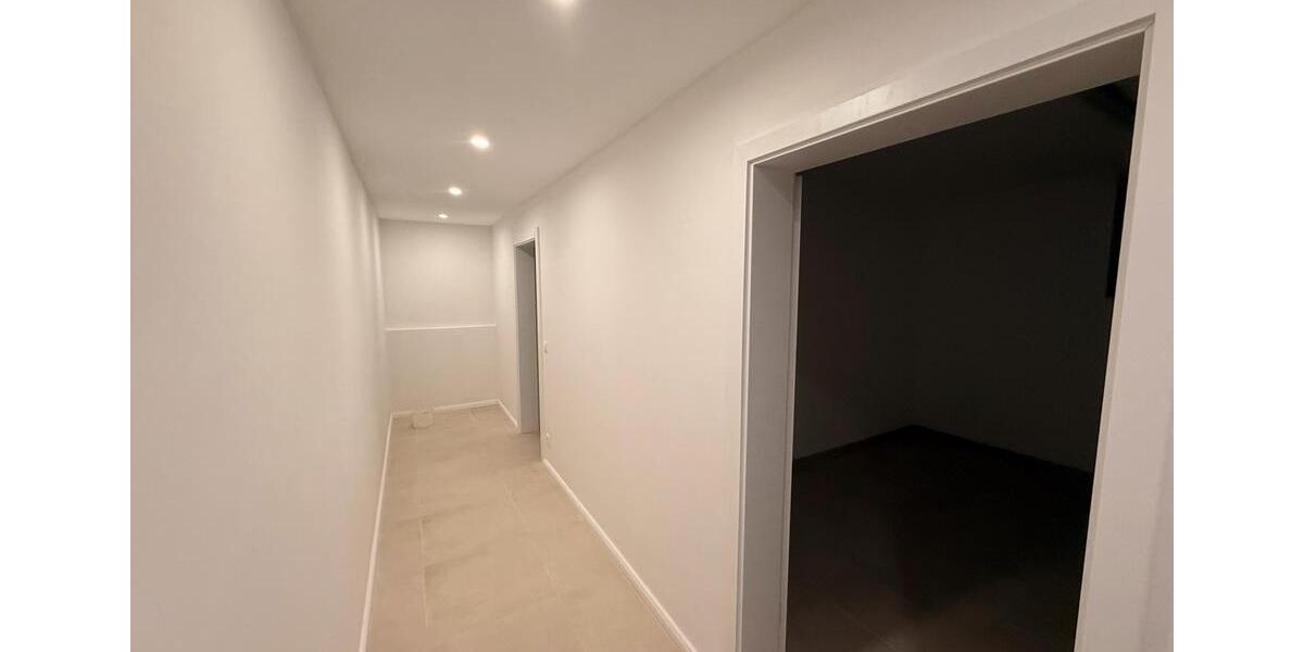 Erdgeschoßwohnung Niedernhausen - 5 Zimmer, 178 m&sup2;, 1.800&euro; | Angebot:26084920