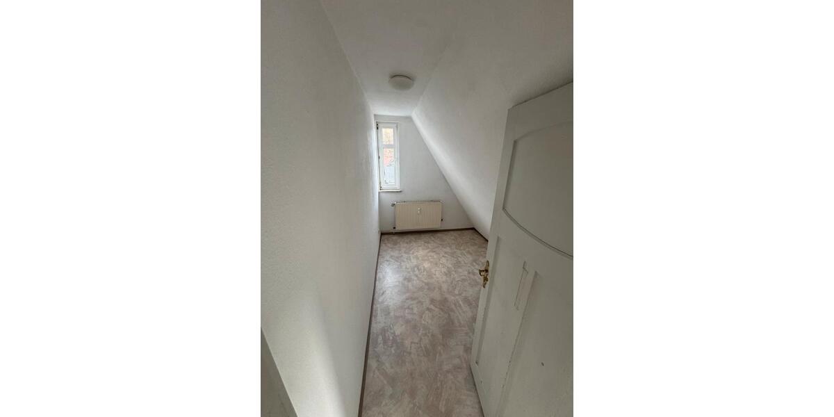 Dachgeschoßwohnung Frankenblick - 3 Zimmer, 78 m&sup2;, 670&euro; | Angebot:25285645