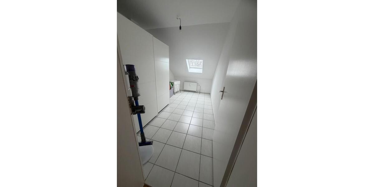 Dachgeschoßwohnung Hemsbach - 3 Zimmer, 78 m&sup2;, 930&euro; | Angebot:24755075