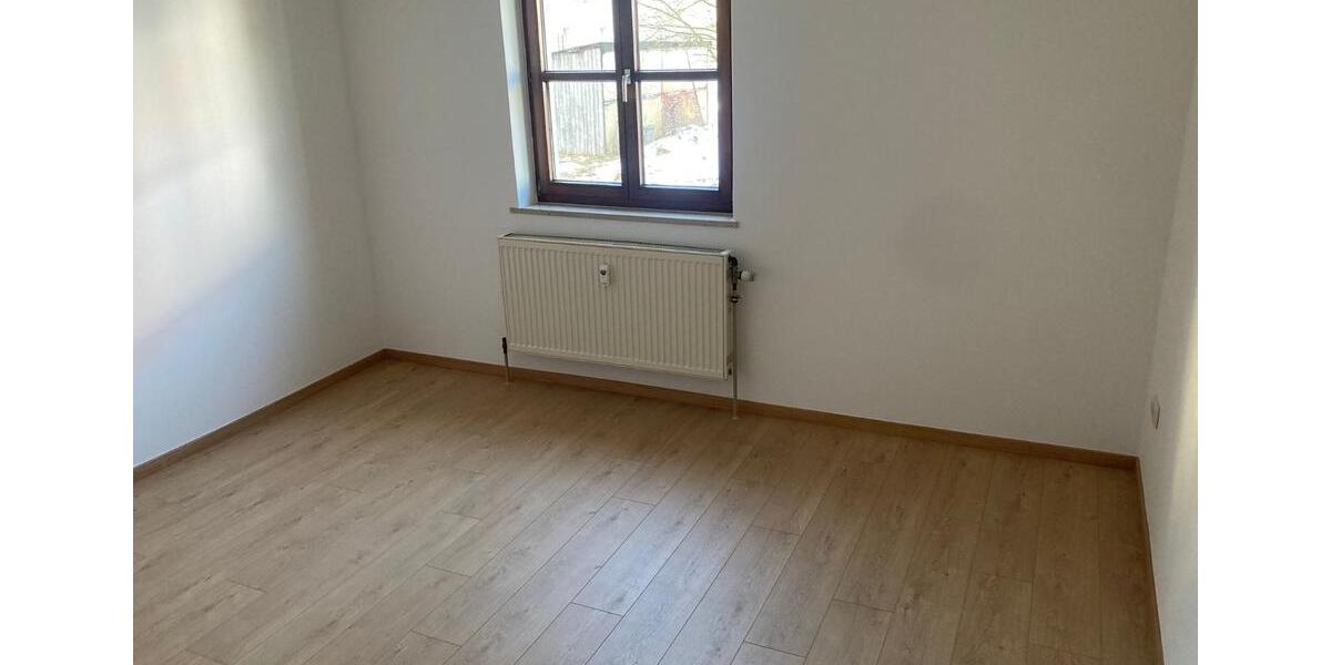 Erdgeschoßwohnung Wiesau Kornthan - 3 Zimmer, 73 m&sup2;, 495&euro; | Angebot:25960438