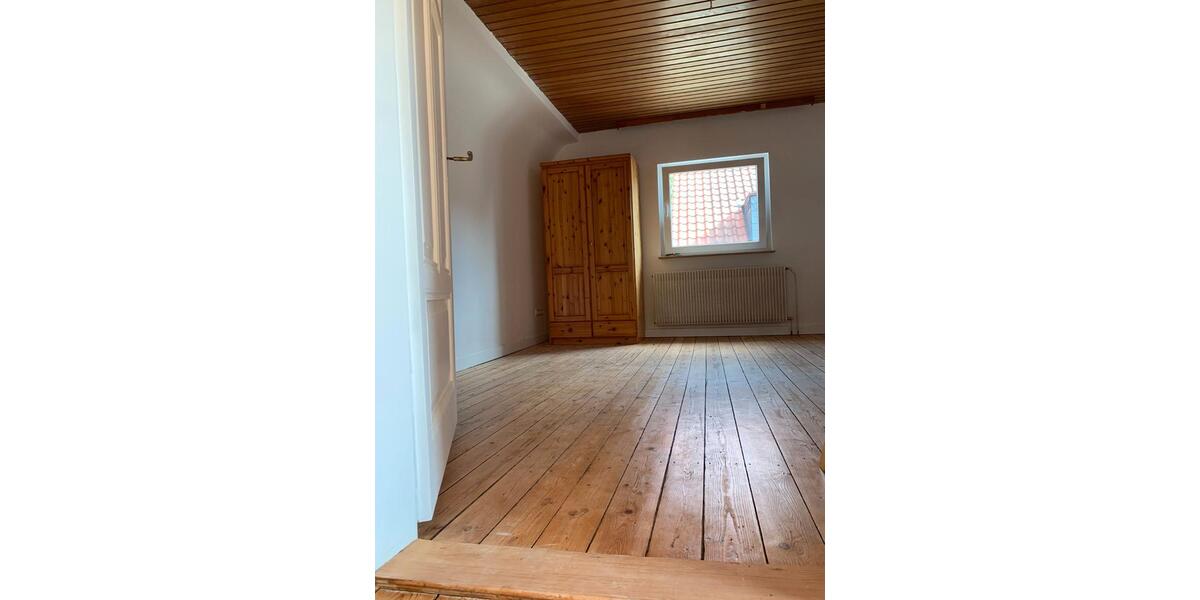 Einfamilienhaus Mannheim Feudenheim - 9 Zimmer, 180 m&sup2;, 450&euro; | Angebot:26089094