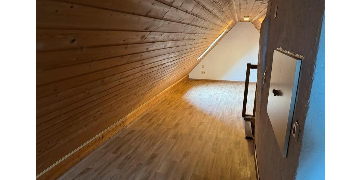 Dachgeschoßwohnung Brücken - 2 Zimmer, 80 m&sup2;, 595&euro; | Angebot:26002937