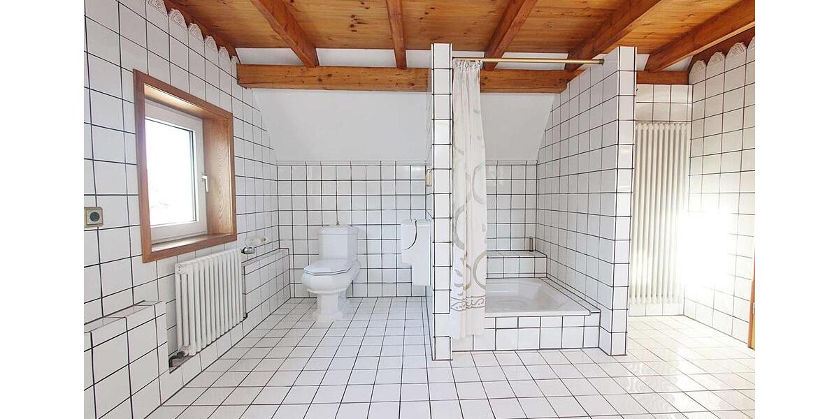 Etagenwohnung Kassel Bad Wilhelmshöhe - 3 Zimmer, 96 m&sup2;, 980&euro; | Angebot:25752444