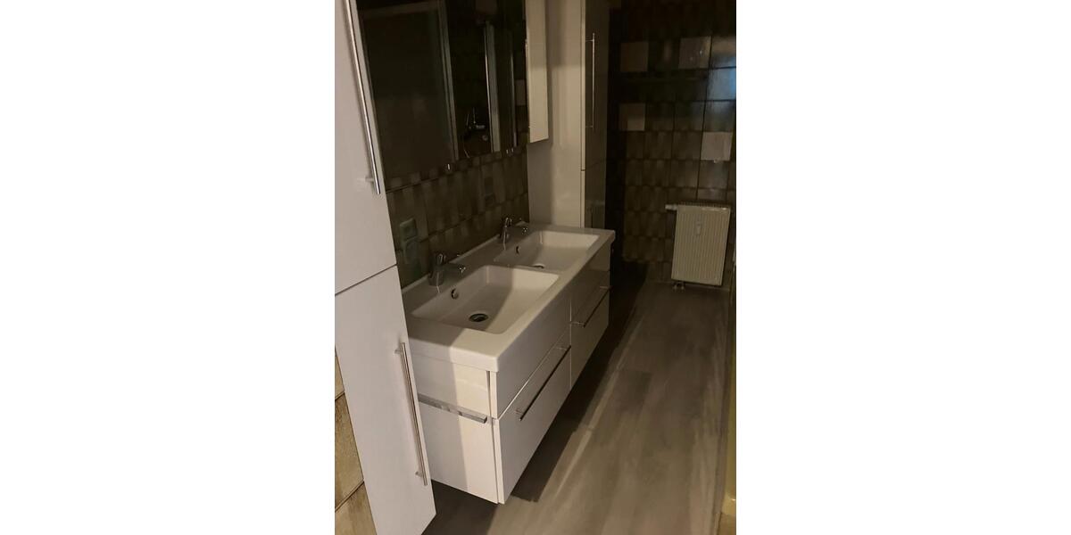 Erdgeschoßwohnung Coburg - 4 Zimmer, 105 m&sup2;, 700&euro; | Angebot:25992246