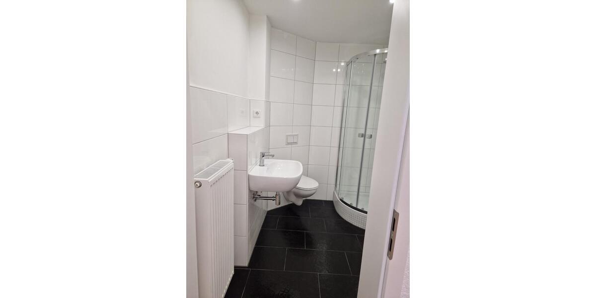 Reihenhaus Stadtoldendorf - 8 Zimmer, 165 m&sup2;, 890&euro; | Angebot:26659987