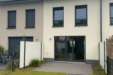 Reihenhaus in Rönnebeck mit ca. 141 m² Wohnfläche, Terrasse und Gartenanteil - höchster Wohnkomfort an der schönen Weser