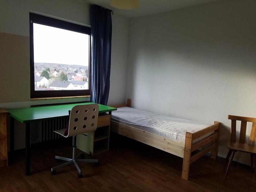 WG Zimmer in Saarbrücken-Dudweiler nahe Uni mit Balkon