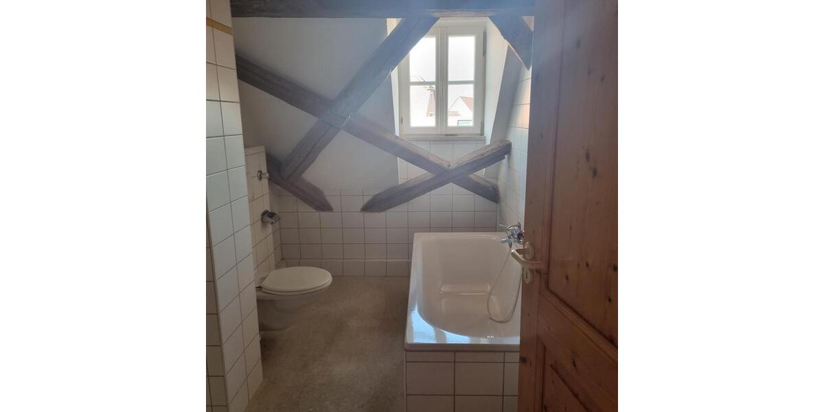 Dachgeschoßwohnung Wassertrüdingen - 2 Zimmer, 45 m&sup2;, 380&euro; | Angebot:26596690