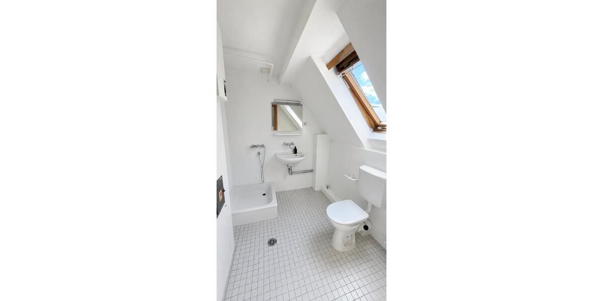 Dachgeschoßwohnung Essen Stadtbezirk III - 1 Zimmer, 48 m&sup2;, 600&euro; | Angebot:26585306