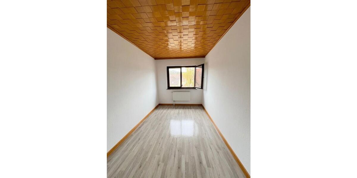 Einfamilienhaus Lauter - 9 Zimmer, 150 m&sup2;, 1.500&euro; | Angebot:26232280