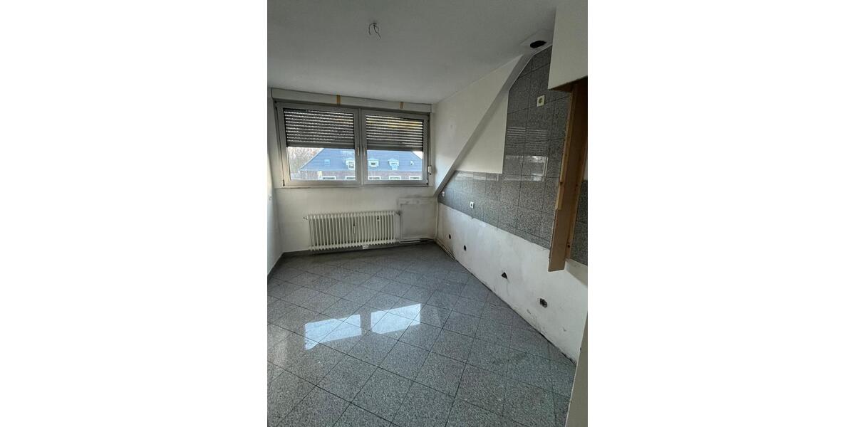 Dachgeschoßwohnung Meerbusch Kierst - 3.5 Zimmer, 85 m&sup2;, 1.067&euro; | Angebot:26413477