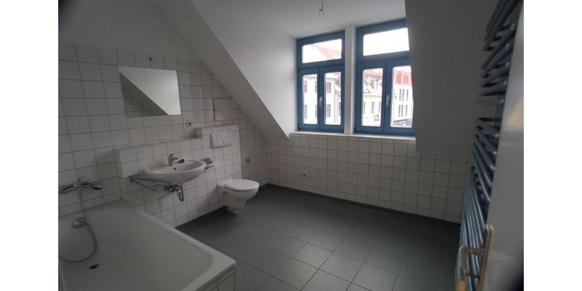 Dachgeschoßwohnung Burg - 3 Zimmer, 101 m&sup2;, 606&euro; | Angebot:25307697