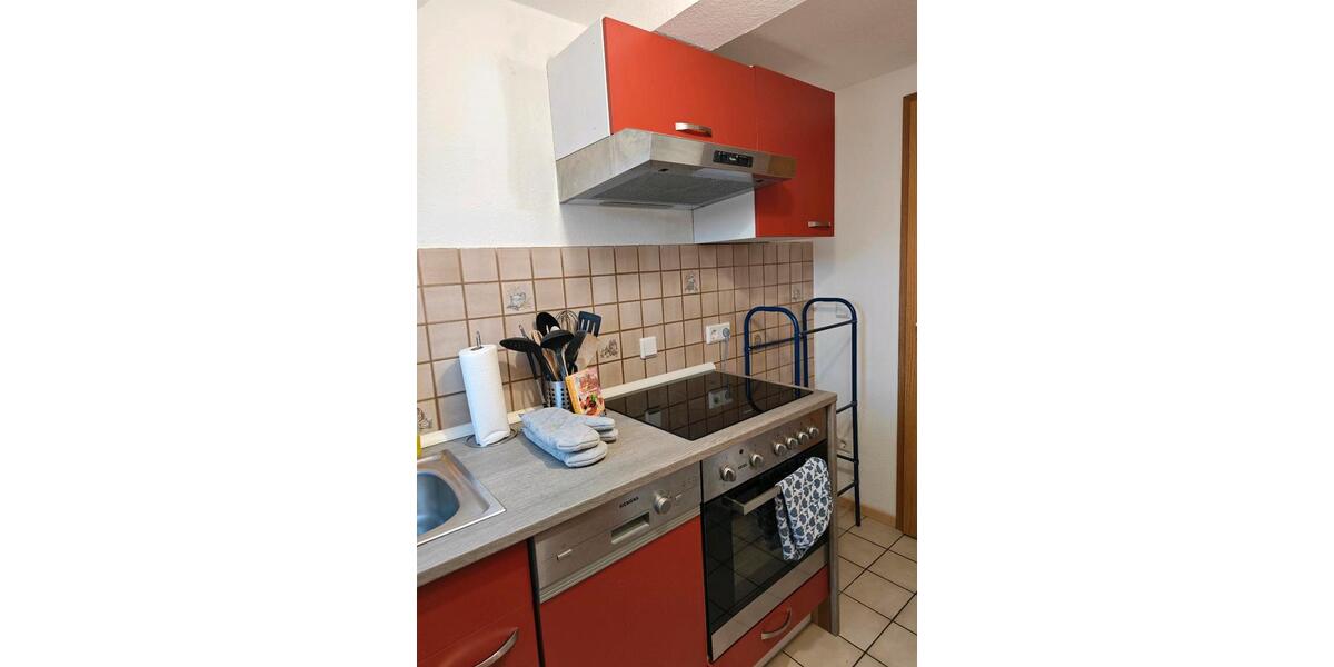 Vollmöbellierte Dachgeschosswohnung 2 Zimmer Küche Bad 2 zimmer