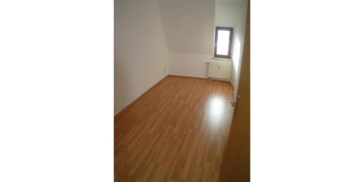 Werdau-Süd, 3-Raum-Dachgeschoss-Wohnung 2 zimmer