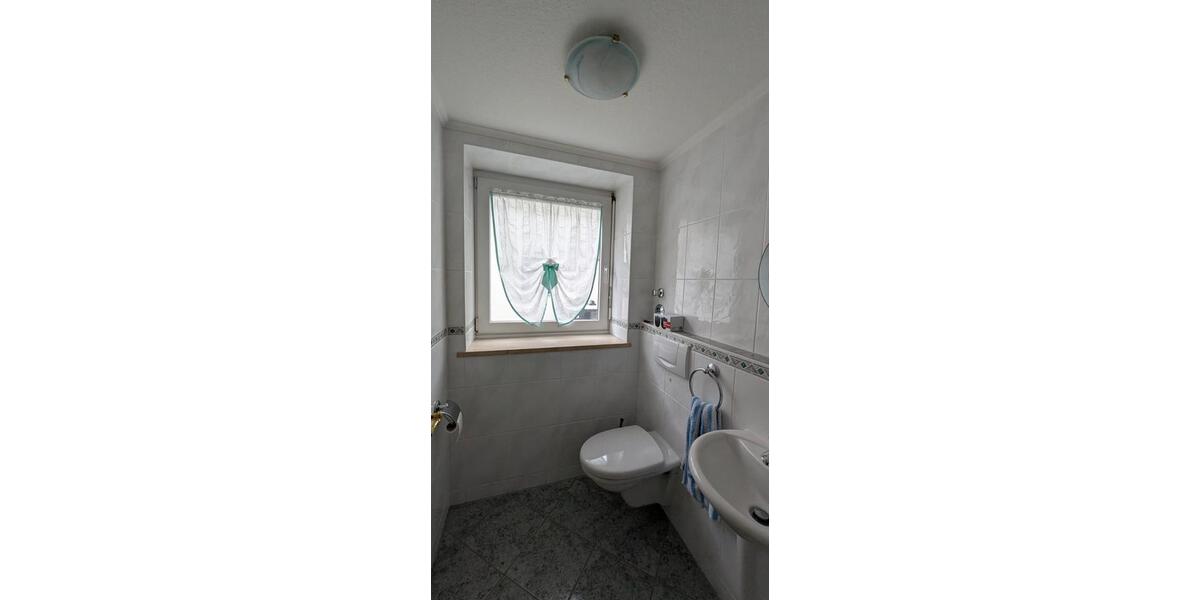 Erdgeschoßwohnung Bad Wörishofen - 5 Zimmer, 140 m&sup2;, 1.450&euro; | Angebot:26653311
