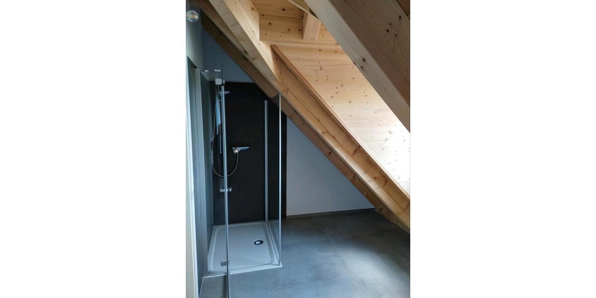 Dachgeschoßwohnung Finning - 3 Zimmer, 67 m&sup2;, 1.220&euro; | Angebot:26422266