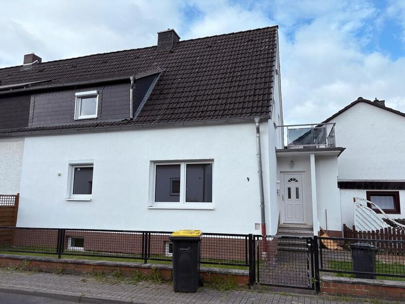 Neu renoviertes Einfamilienhaus mit Garten & Stellplatz