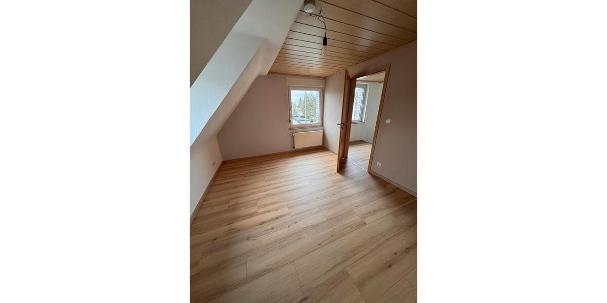 Etagenwohnung Weißenthurm - 5 Zimmer, 117 m&sup2;, 900&euro; | Angebot:26277400