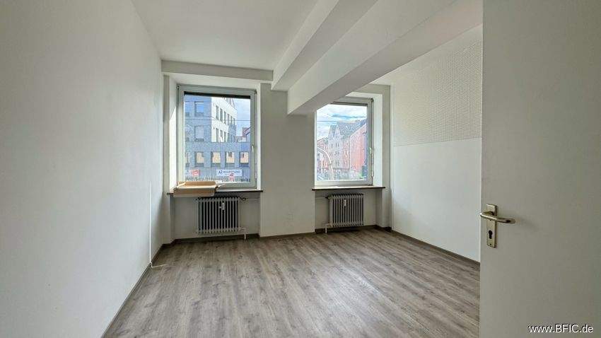 Gewerbeobjekt Fürstenfeldbruck - 9 Zimmer, 228 m&sup2;, 3.420&euro; | Angebot:25699499