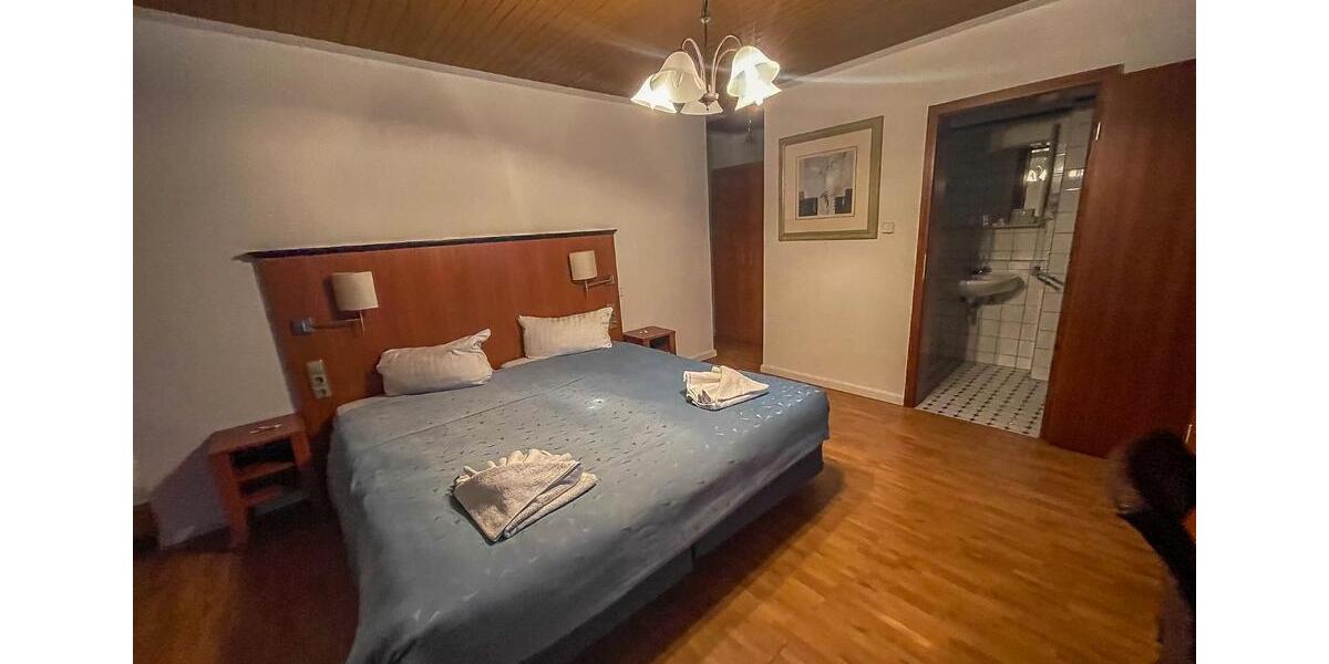 Wohnen auf Zeit Plettenberg - 20 Zimmer, 320 m&sup2;, 300&euro; | Angebot:14454656