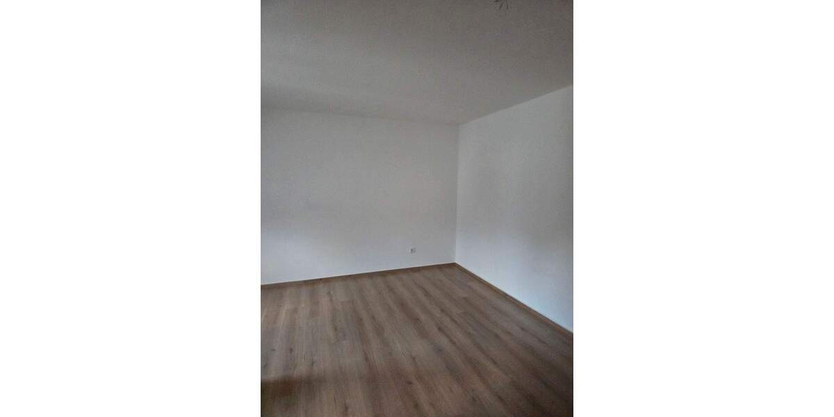 Etagenwohnung Waldheim - 4 Zimmer, 102 m&sup2;, 550&euro; | Angebot:25688927
