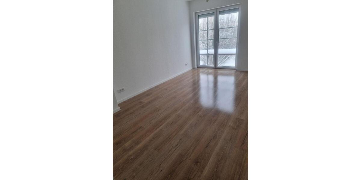 Eine sehr schöne helle und renovierte Wohnung 2 zimmer