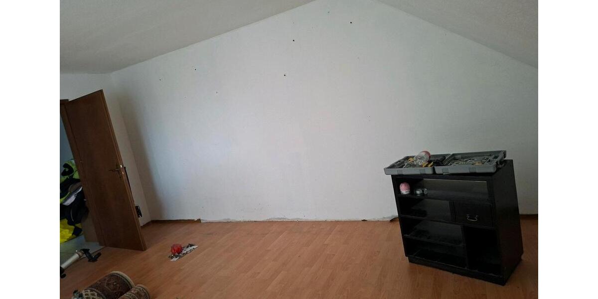 Dachgeschoßwohnung Blumberg - 4 Zimmer, 95 m&sup2;, 600&euro; | Angebot:26462122