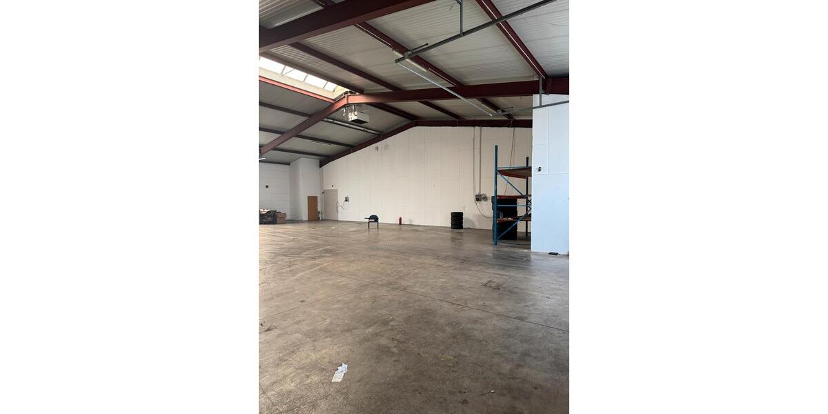 GEWERBE LAGERHALLE & BÜRO * zimmer