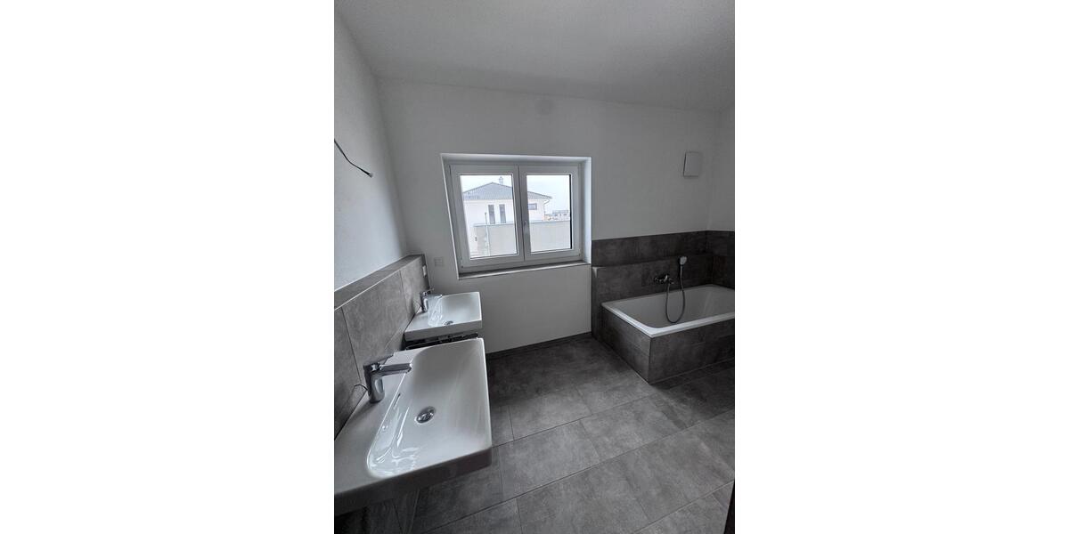 Doppelhaushälfte Irchenrieth - 5 Zimmer, 186 m&sup2;, 2.000&euro; | Angebot:26049226