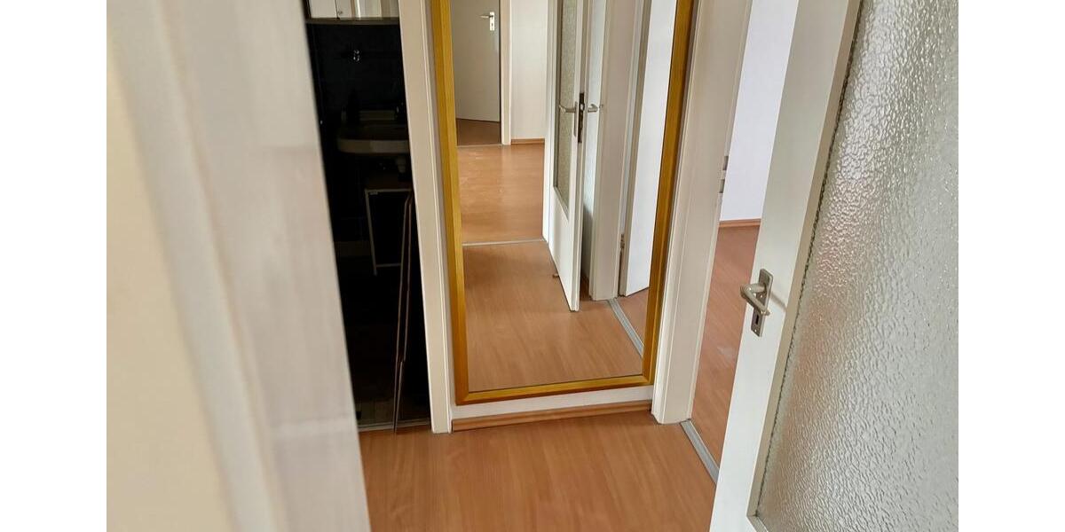 Etagenwohnung Laatzen - 3 Zimmer, 72 m&sup2;, 850&euro; | Angebot:26553839