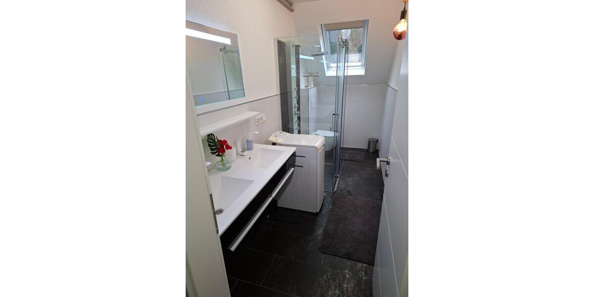 Dachgeschoßwohnung Saarbrücken Neue Bremm - 4 Zimmer, 84 m&sup2;, 840&euro; | Angebot:25331927