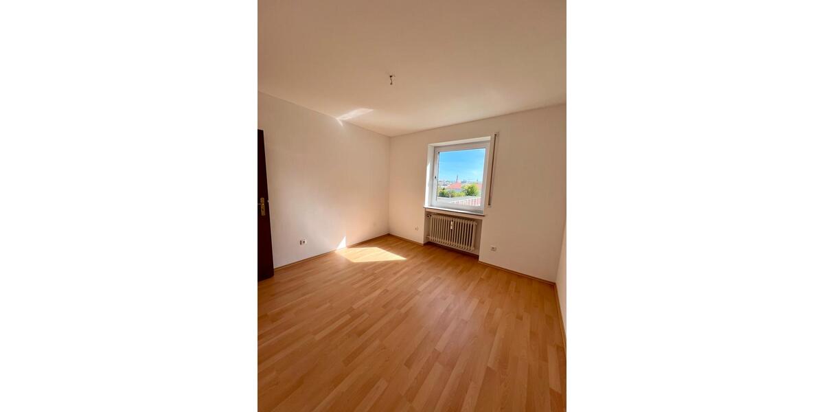 Etagenwohnung Straubing - 3 Zimmer, 79 m&sup2;, 870&euro; | Angebot:26677239