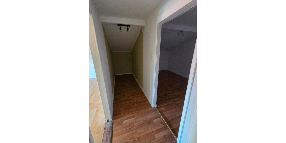 Dachgeschoßwohnung Lägerdorf - 3 Zimmer, 75 m&sup2;, 780&euro; | Angebot:25594898