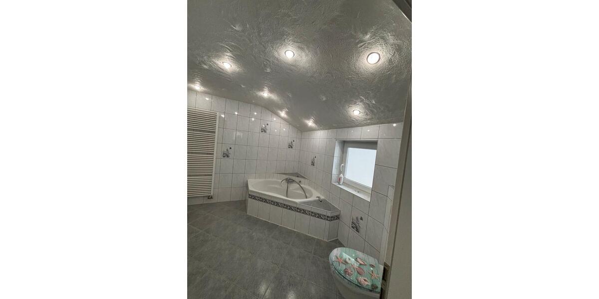 Große, helle 4-ZKB-Wohnung (85 qm) in ruhiger Lage in Elm 4 zimmer