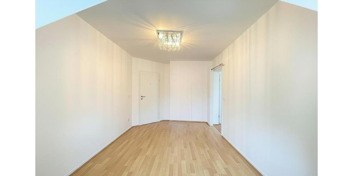 Doppelhaushälfte Nördlingen - 8 Zimmer, 161 m&sup2;, 1.670&euro; | Angebot:26564064