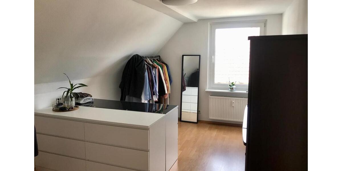 Dachgeschoßwohnung Siegen - 4 Zimmer, 95 m&sup2;, 880&euro; | Angebot:25994190