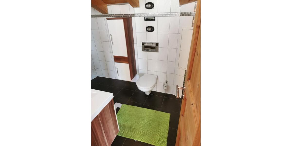 Dachgeschoßwohnung Ebensfeld - 3 Zimmer, 83 m&sup2;, 700&euro; | Angebot:25080726