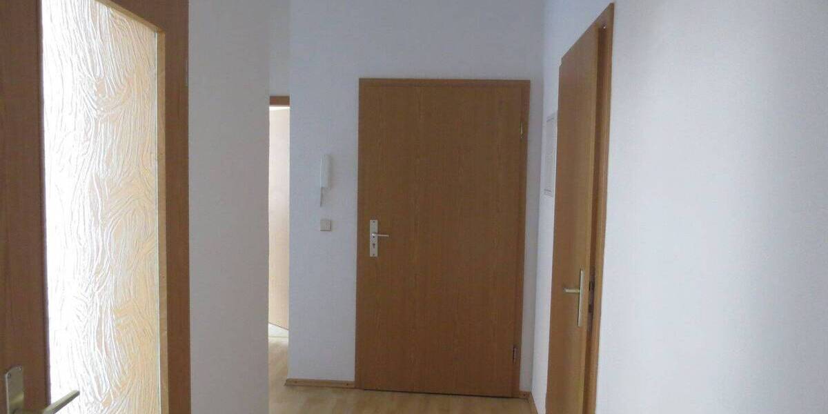 Etagenwohnung Plauen Haselbrunn - 3 Zimmer, 70 m&sup2;, 300&euro; | Angebot:26723034