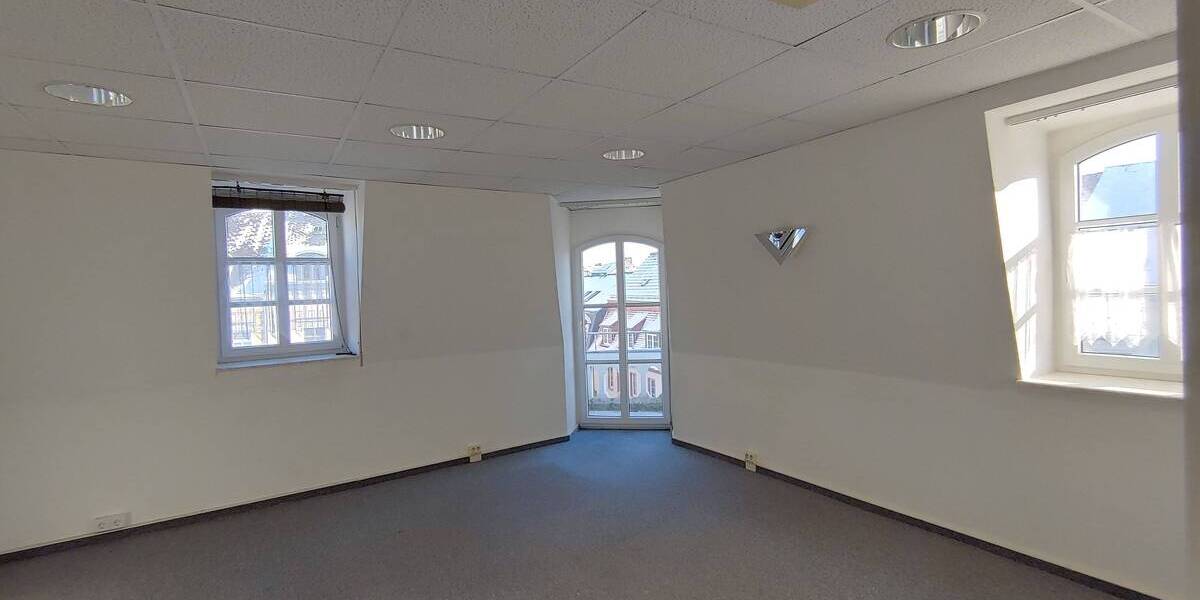 Gewerbeobjekt Döbeln - 3 Zimmer, 116 m&sup2;, 464&euro; | Angebot:25692069